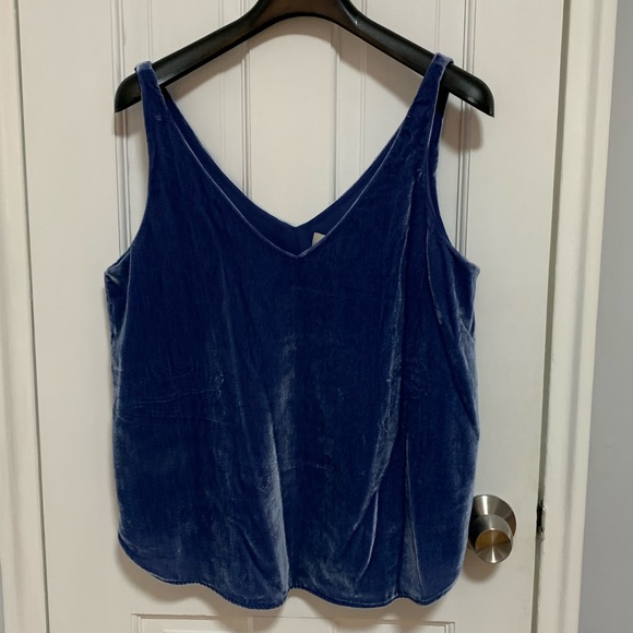 🔸Velvet Shell Top 〰️ LOFT - Picture 2 of 10